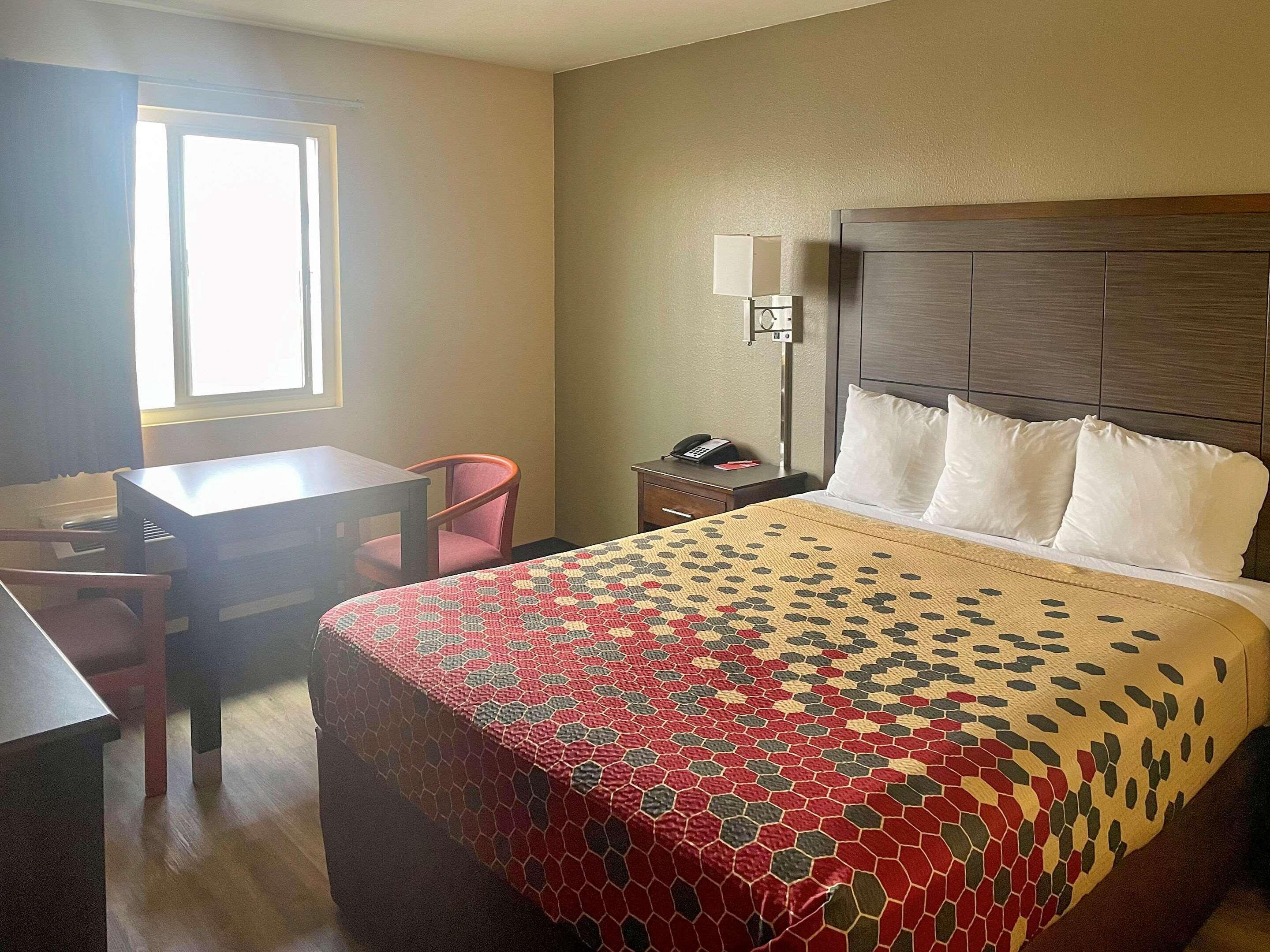 Econo Lodge Inn & Suites Corning Extérieur photo