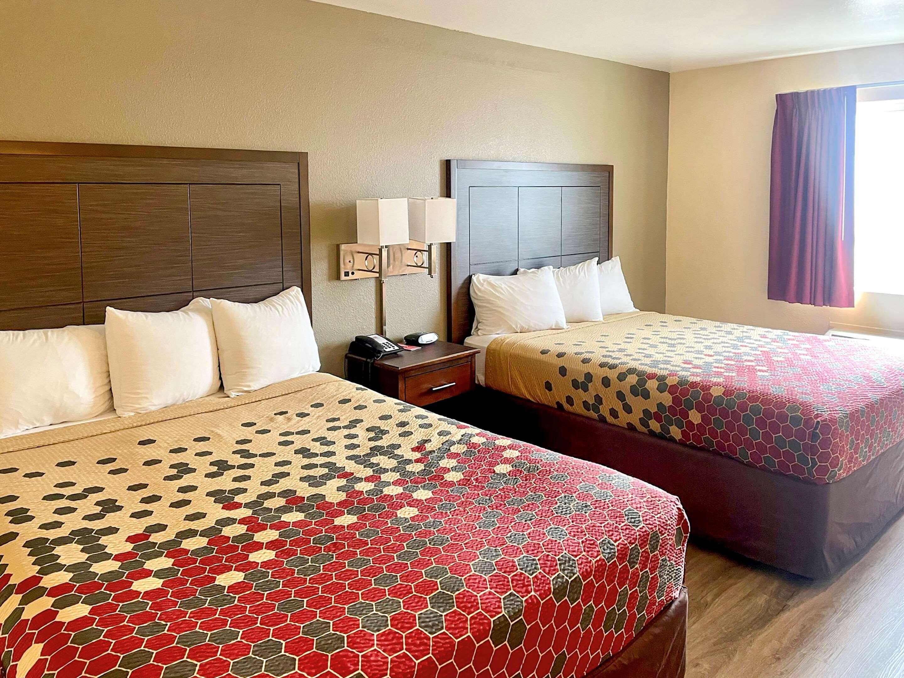 Econo Lodge Inn & Suites Corning Extérieur photo
