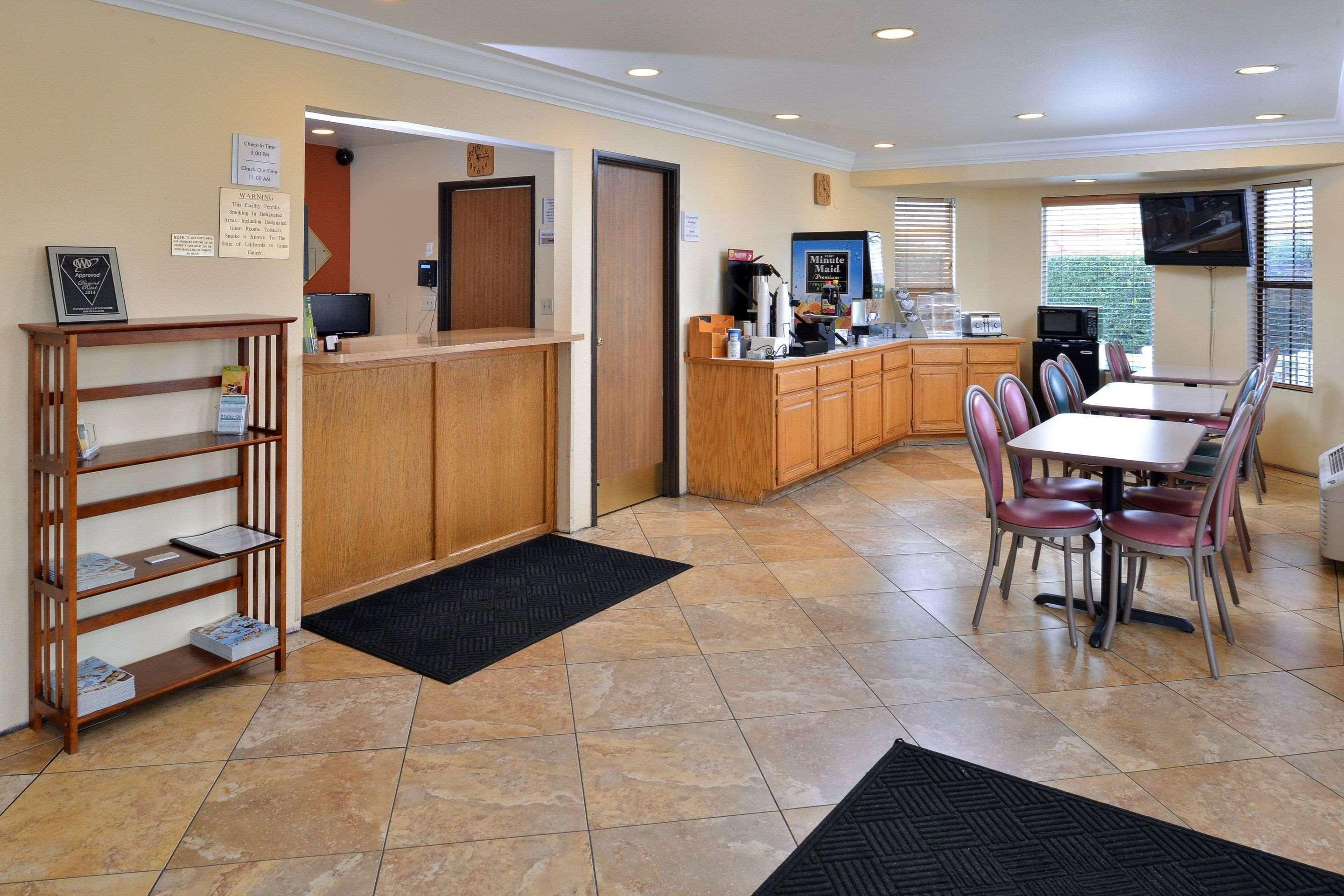 Econo Lodge Inn & Suites Corning Extérieur photo