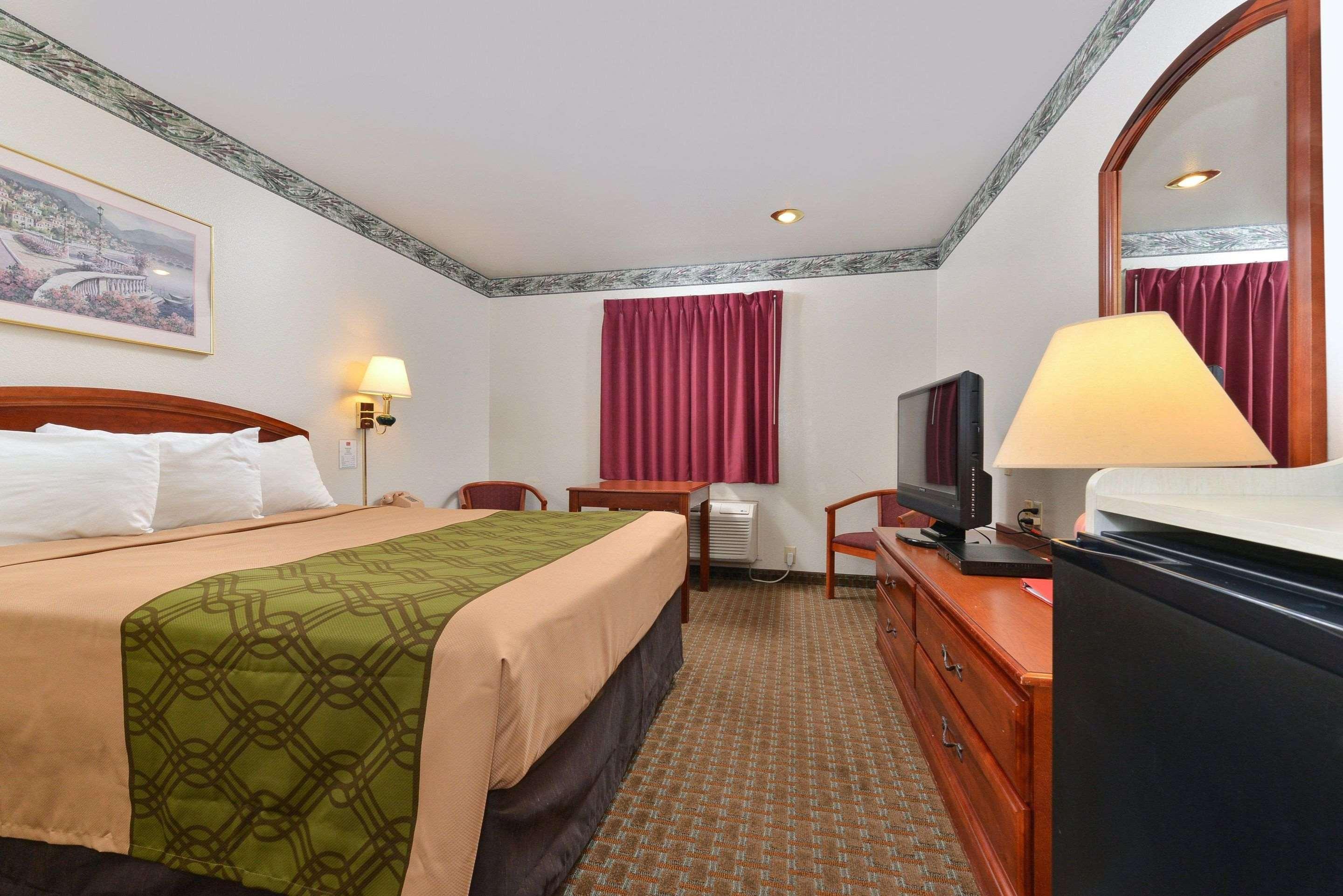Econo Lodge Inn & Suites Corning Extérieur photo