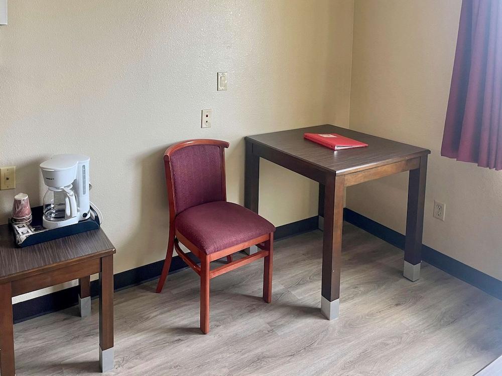 Econo Lodge Inn & Suites Corning Extérieur photo