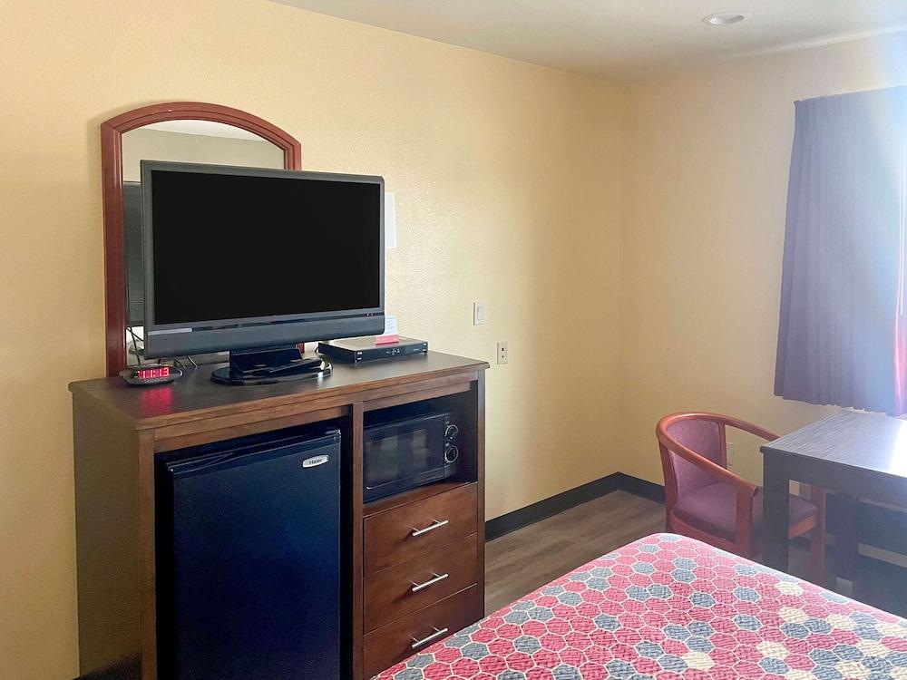 Econo Lodge Inn & Suites Corning Extérieur photo
