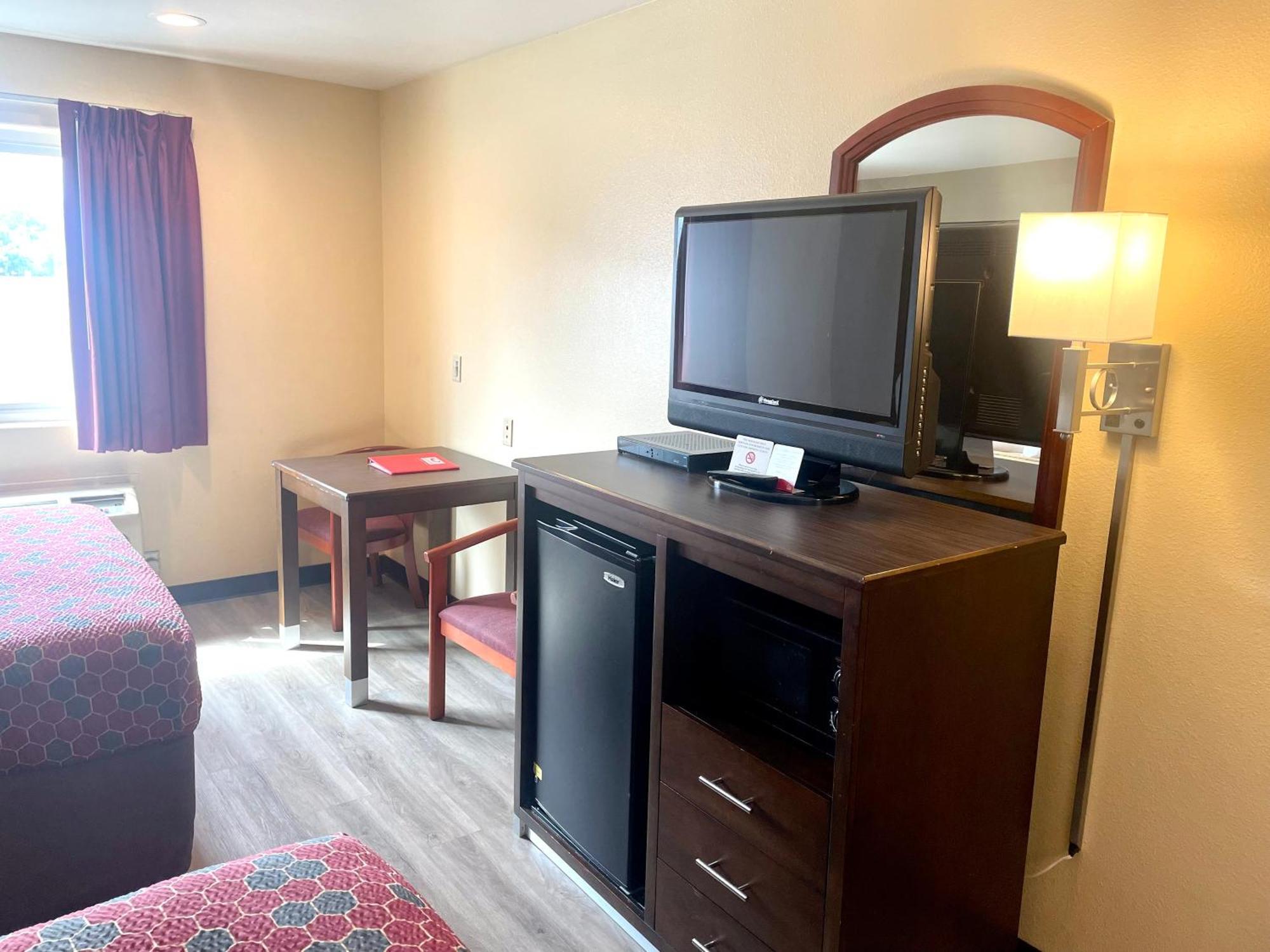 Econo Lodge Inn & Suites Corning Chambre photo